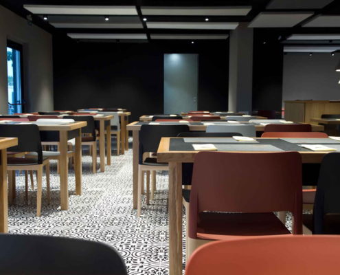 Pannelli acustici a soffitto colorati