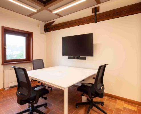 pannello quartetto soffitto custom_pods phone booth_uffici TV